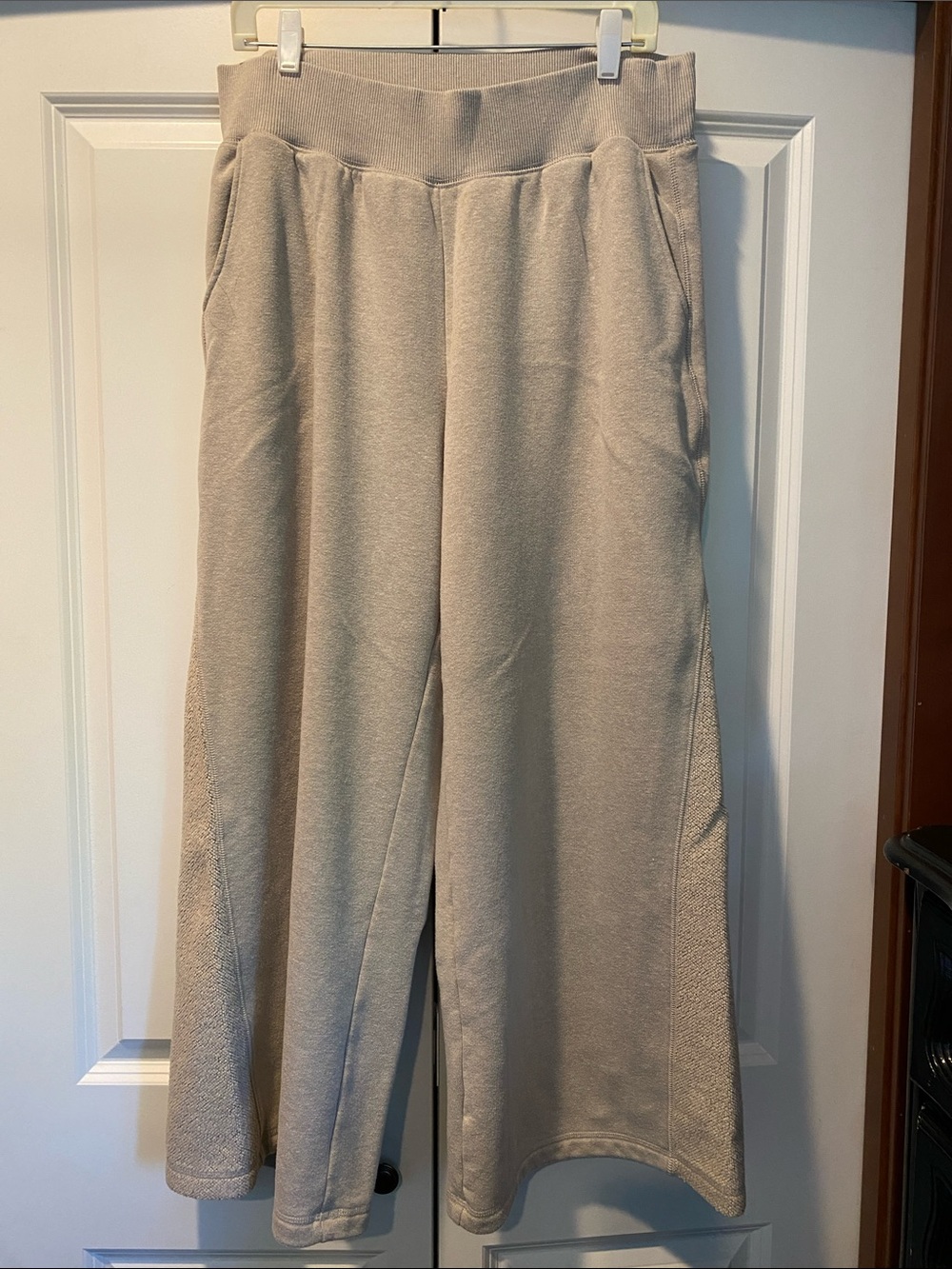 Aerie Apres Chill High-Rise Wide-Leg Lounge Trousers in Taupe/Cream Size L Short - Picture 8 of 14